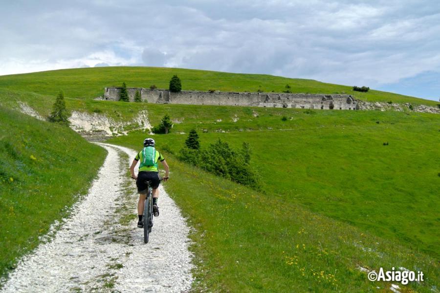 Bel Fiore Monolocale Cesuna Buitenkant foto